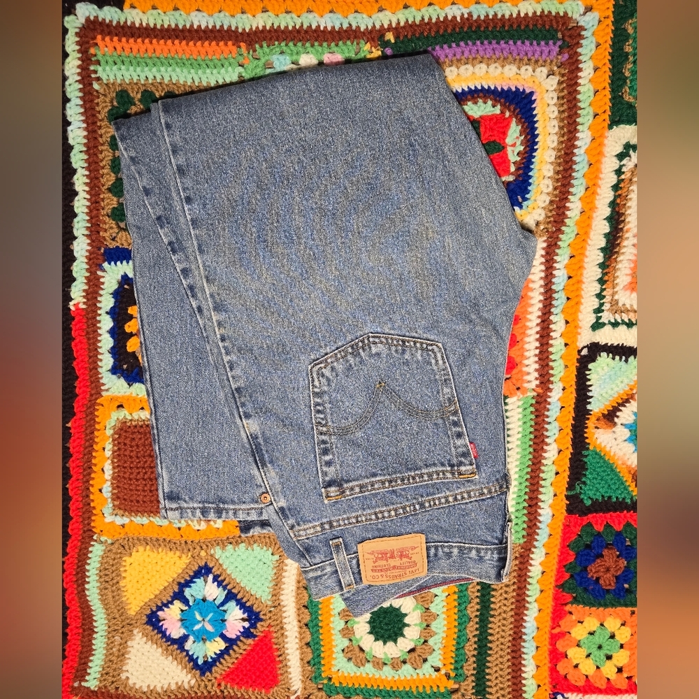 Vintage Levi 550 Jeans - Picture 2 of 5